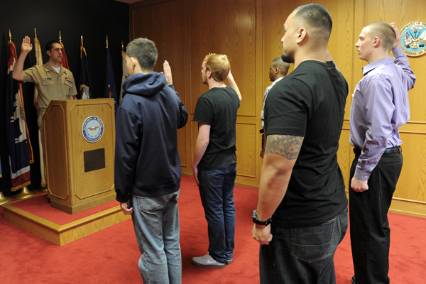 Army Enlistment Pictures Military recruits take their oath.
