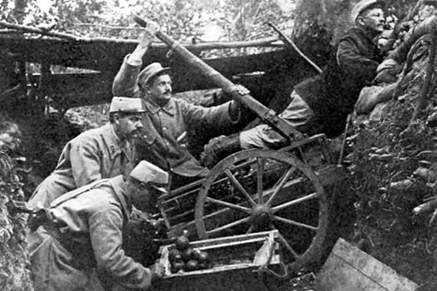 French soldiers using a grenade catapult Taken from With the American Ambulance Field Service in France, Personal Letters of Driver at the Front, Printed only for private distribution, January 1916. (Wikimedia Commons/Leslie Buswell)