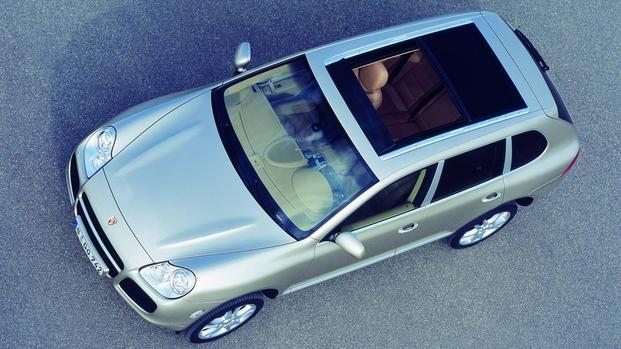 2003_porsche_cayenne_turbo_top_down