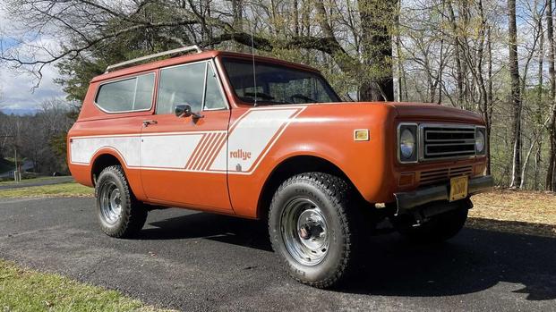 1979 International Harestor Scout II Orange/White Front Angle