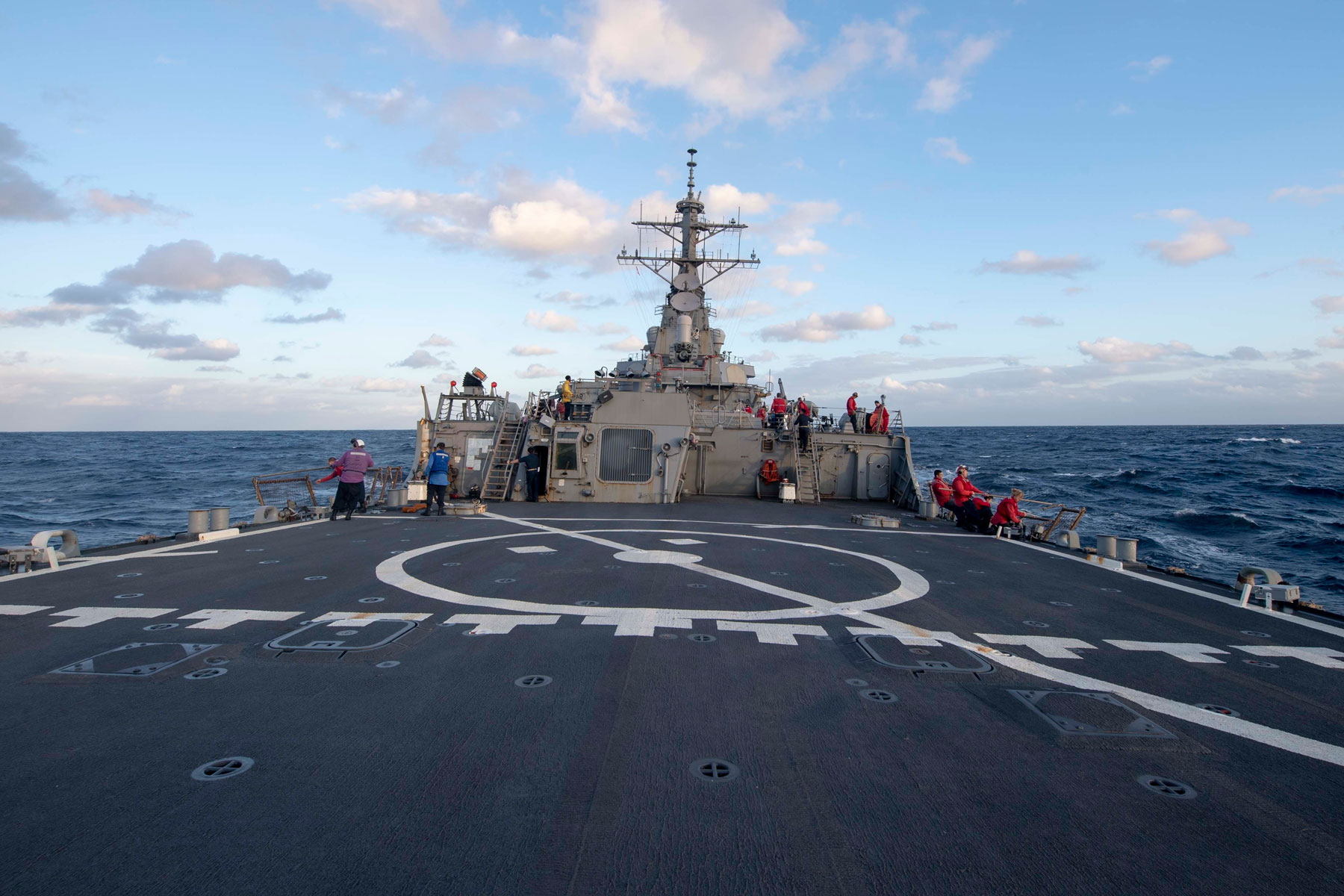 USS Gonzalez to Deploy Before Rest of Lincoln Carrier Strike Group ...