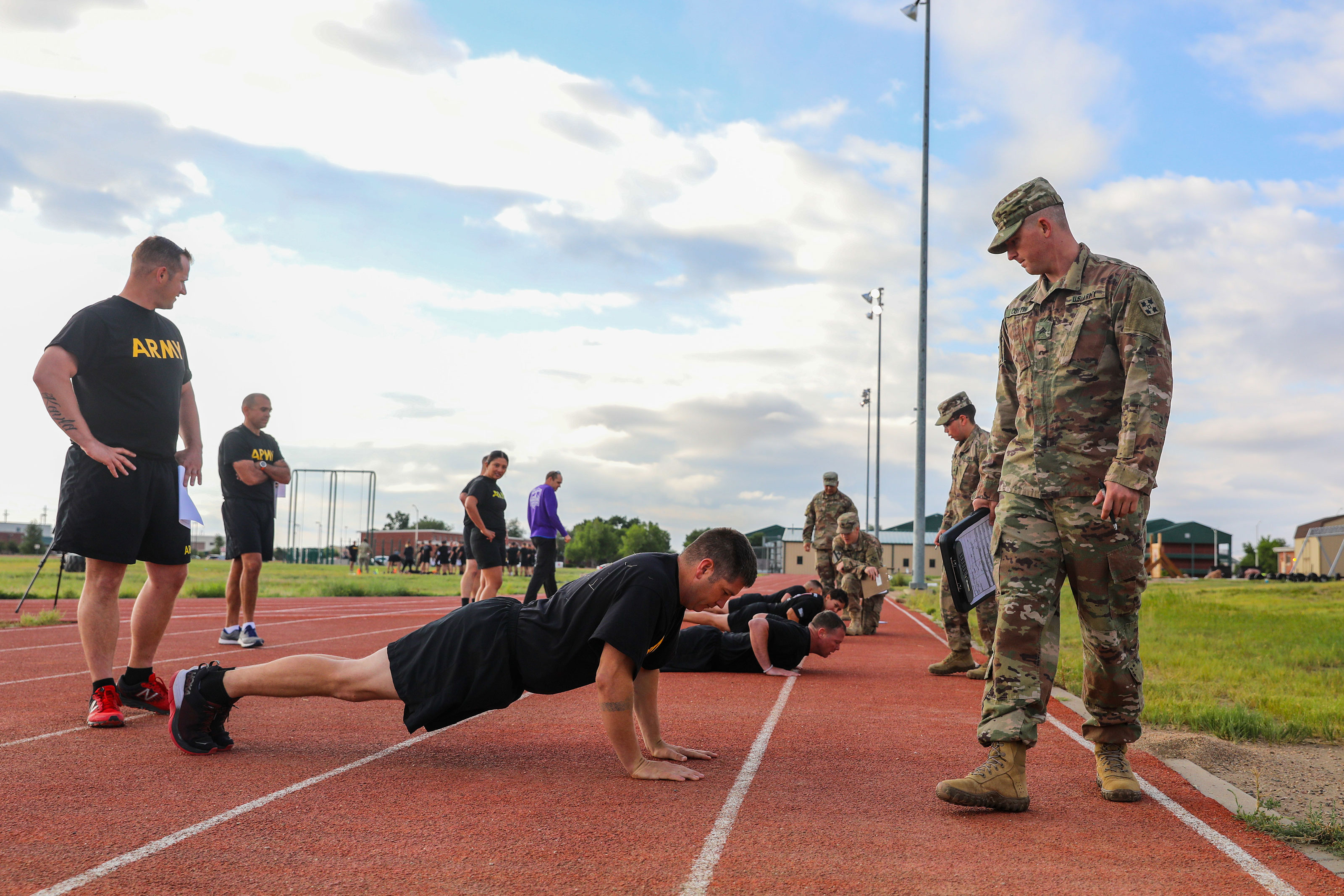 Military Workout of the Week: Chest and Push Day | Military.com