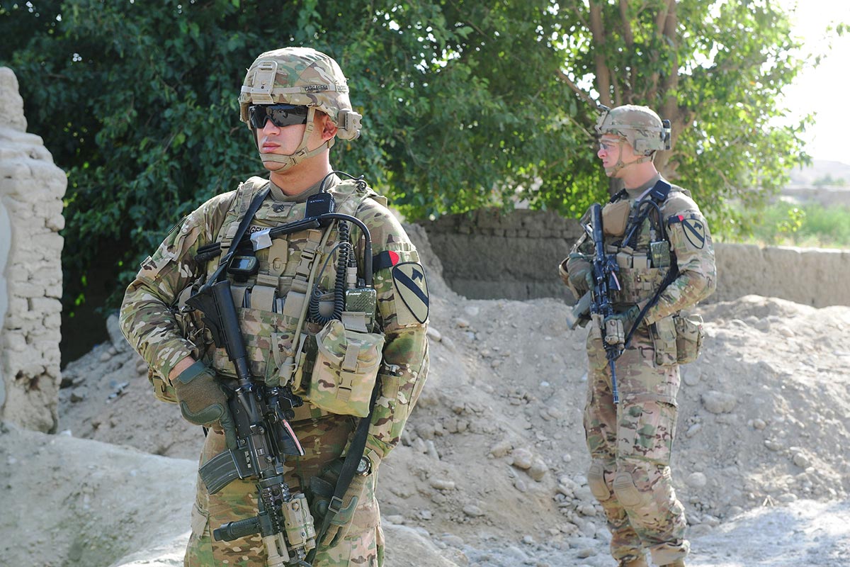 Ajustable gesto Retocar Improved Outer Tactical Vest (IOTV) | Military.com