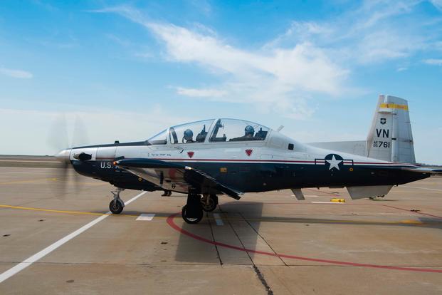 Student pilots prepare for take-off in the T-6 Texan II, March 27, 2019, at Vance Air Force Base, Oklahoma. (U.S. Air Force photo/Zoë T. Perkins)