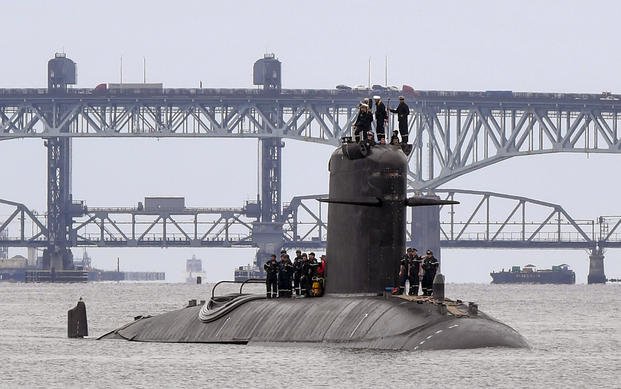 French submarine FNS Amethyste transits the Thames River