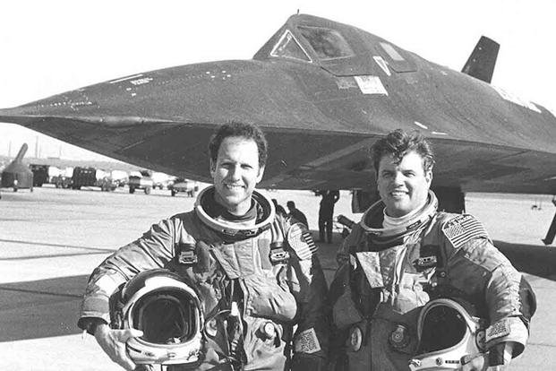 An Sr-71 Blackbird Crew Buzzed A California Air Traffic Control Tower |  Military.Com