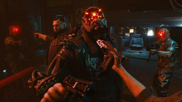 Confronting a bunch of NPCs - Cyberpunk 2077
