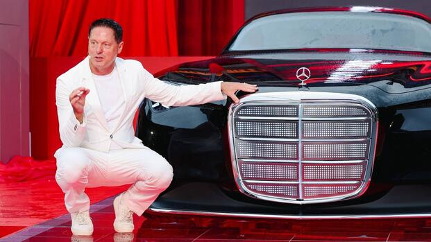 Gorden Wagener with the Mercedes-Benz Vision Iconic