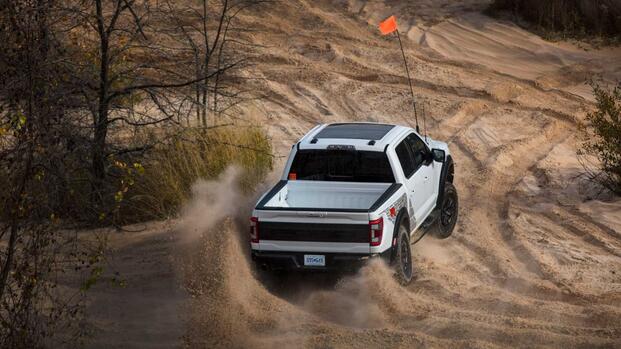 2023 F-150 Raptor R_Media Drive_20