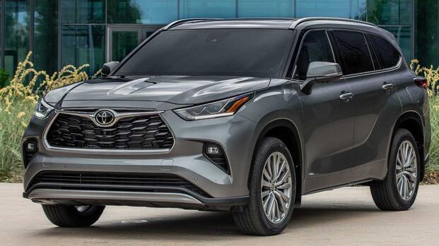 2025 Toyota Highlander Hybrid exterior 
