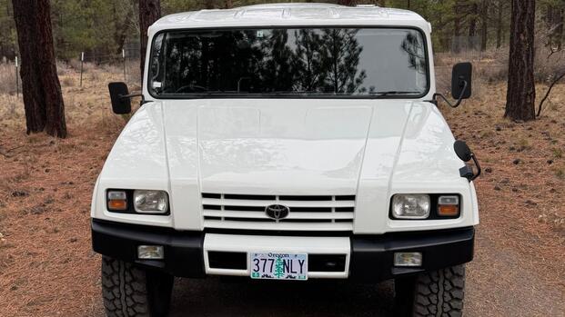 1996 toyota mega cruiser full_frontal