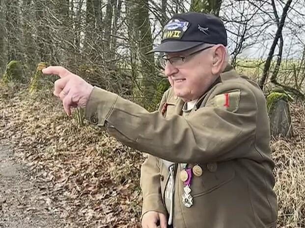 College Student Helps WWII Veteran Return to Site Where He Lost Hand