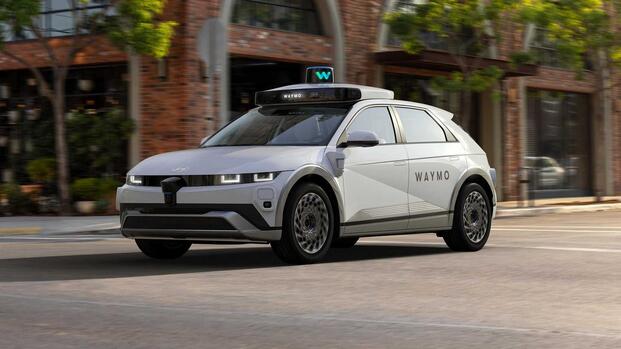 Hyundai Ioniq 5 - 3/4 front view