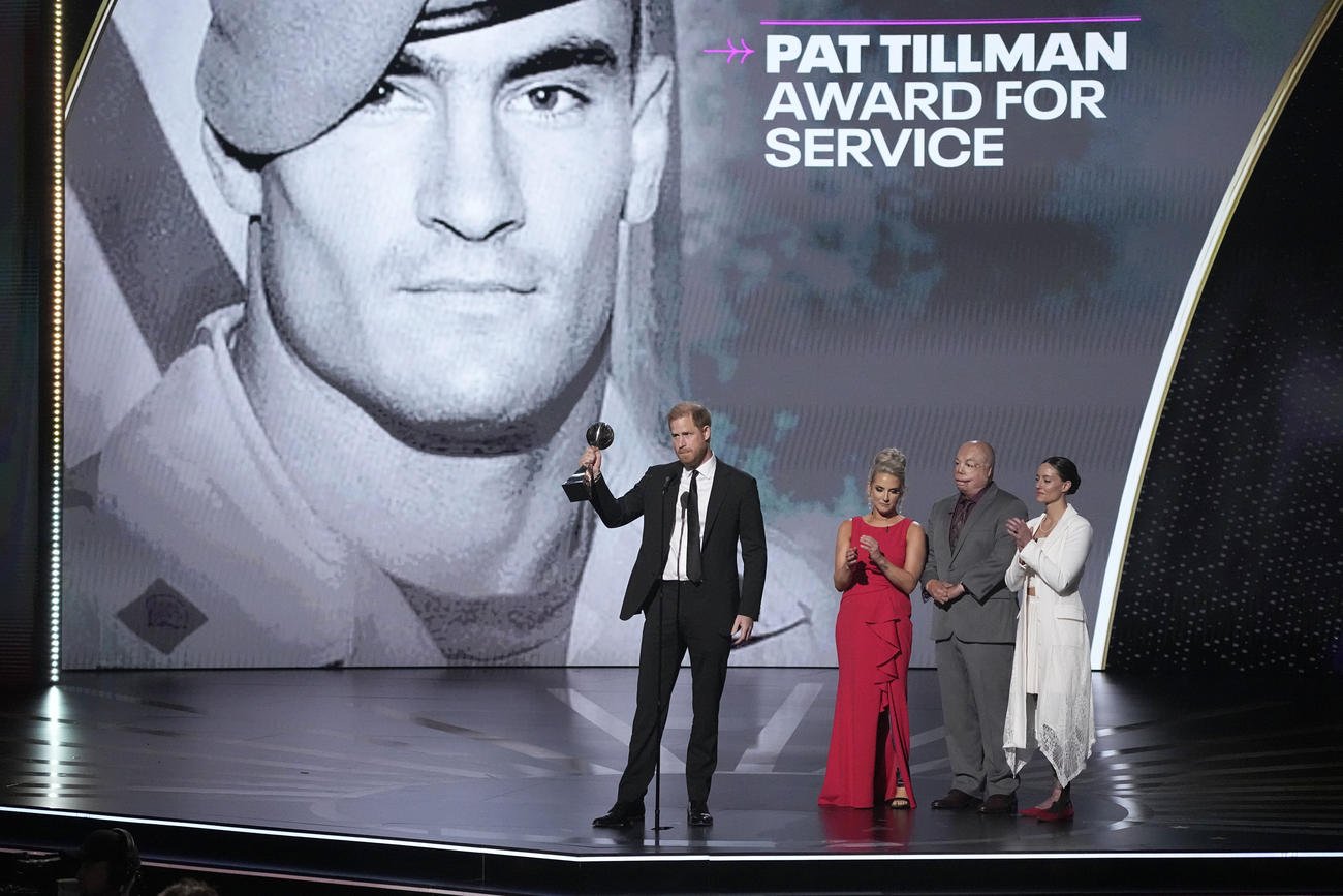 Prince Harry Addresses Pat Tillman’s Mom While Accepting Award at the ESPYs