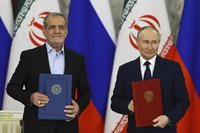 Russian President Vladimir Putin and Iranian President Masoud Pezeshkian