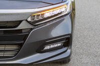 2018 Honda Accord Touring 2.0T headlight