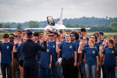 New recruits enlist in the Missouri Air National Guard